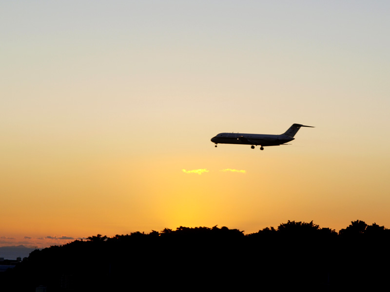 080819_05set_plane.jpg