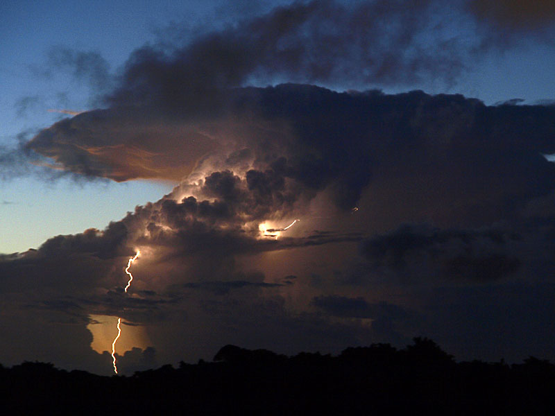 080924_12thunder_g.jpg