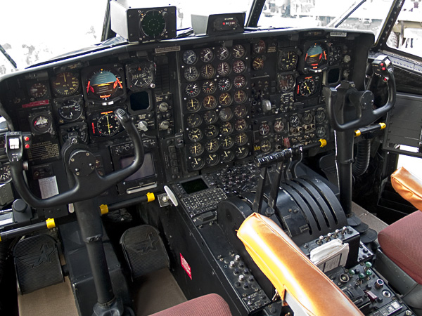 kc130_cockpit.jpg